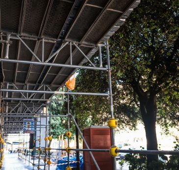 metal-scaffolding-placed-on-the-street-during-the-ELMKYJB